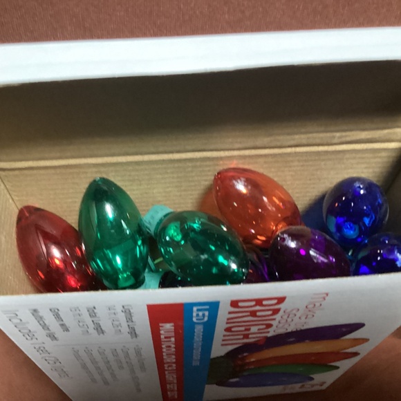 Christmas Lights Multicolor C9 LED  New Indoor/Outdoor Use 14 ft lighted length - Picture 7 of 9